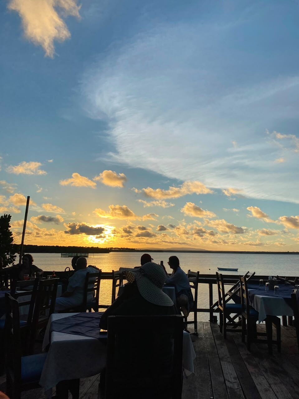 Tramonto e cena al Lichthaus di Watamu